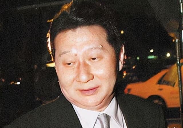 |痴情日本富豪, 单身30多年, 终于在55岁等到离婚的中国女神