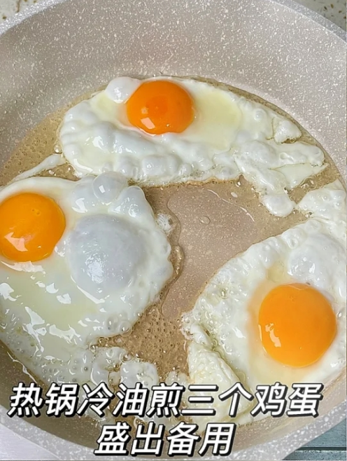 入冬后，萝卜和它是绝配，简单煮一锅，暖胃又暖身，别不懂吃