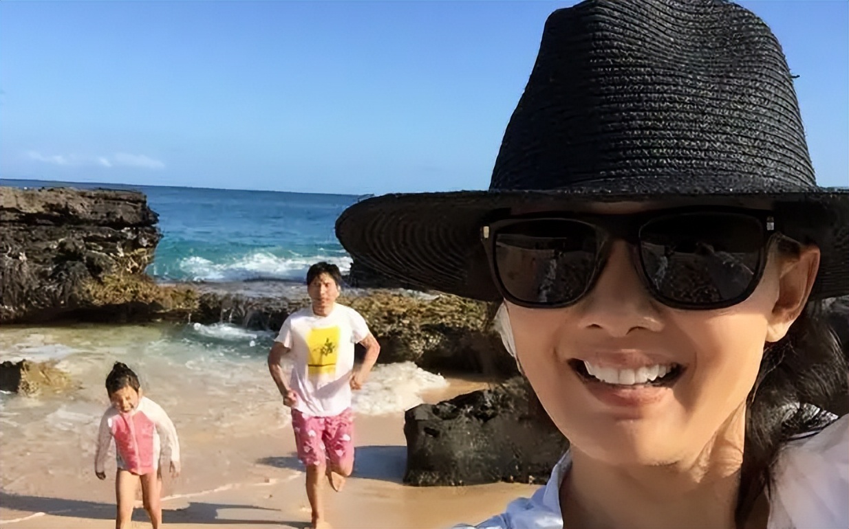 牛莉|牛莉：最美好的年纪嫁给“普通男人”刘亚东，婚后生三孩幸福美满