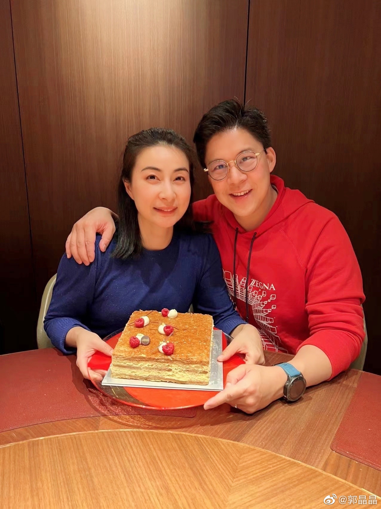 郭晶晶|标榜不代言不捞金?郭晶晶代言某品牌惹争议,该品牌曾被315曝光