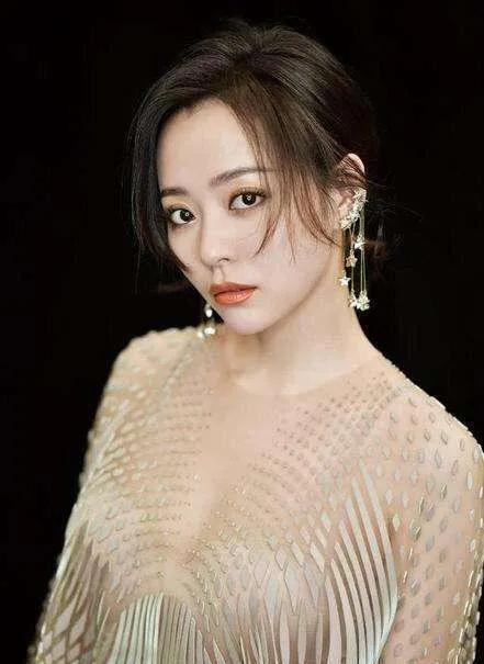 张靓颖|张靓颖的狗血情史：18岁遇见37岁的冯轲，在一起16年从未看清对方