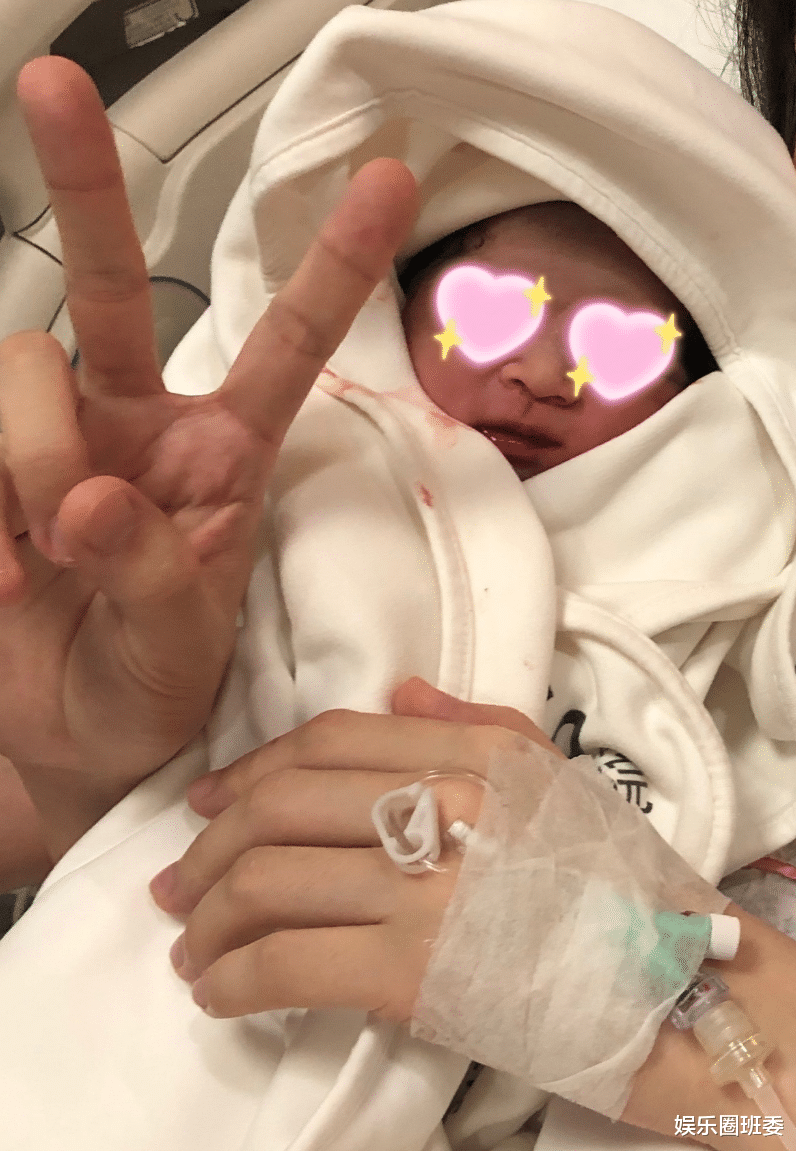 张碧晨|张碧晨产女画面曝光，鼻子插氧气管续命，肚皮绑满仪器