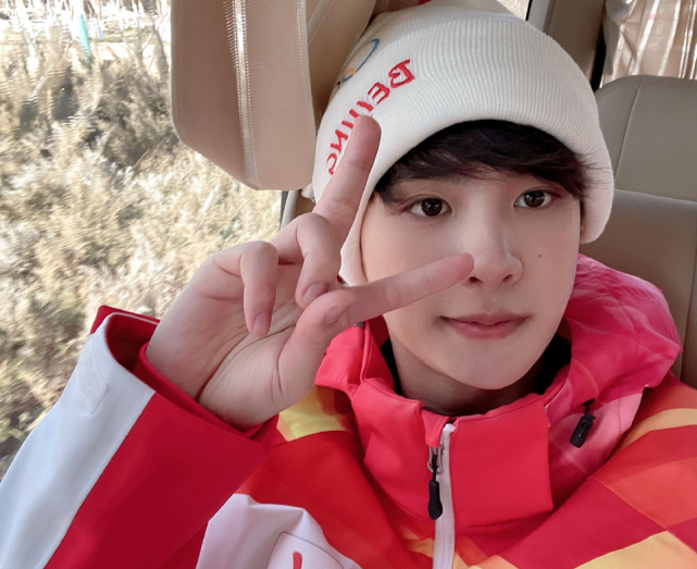 奥运火炬|黄明昊家有冬奥火炬，《你好星期六》全员羡慕，刘德华奥运火炬已拍卖