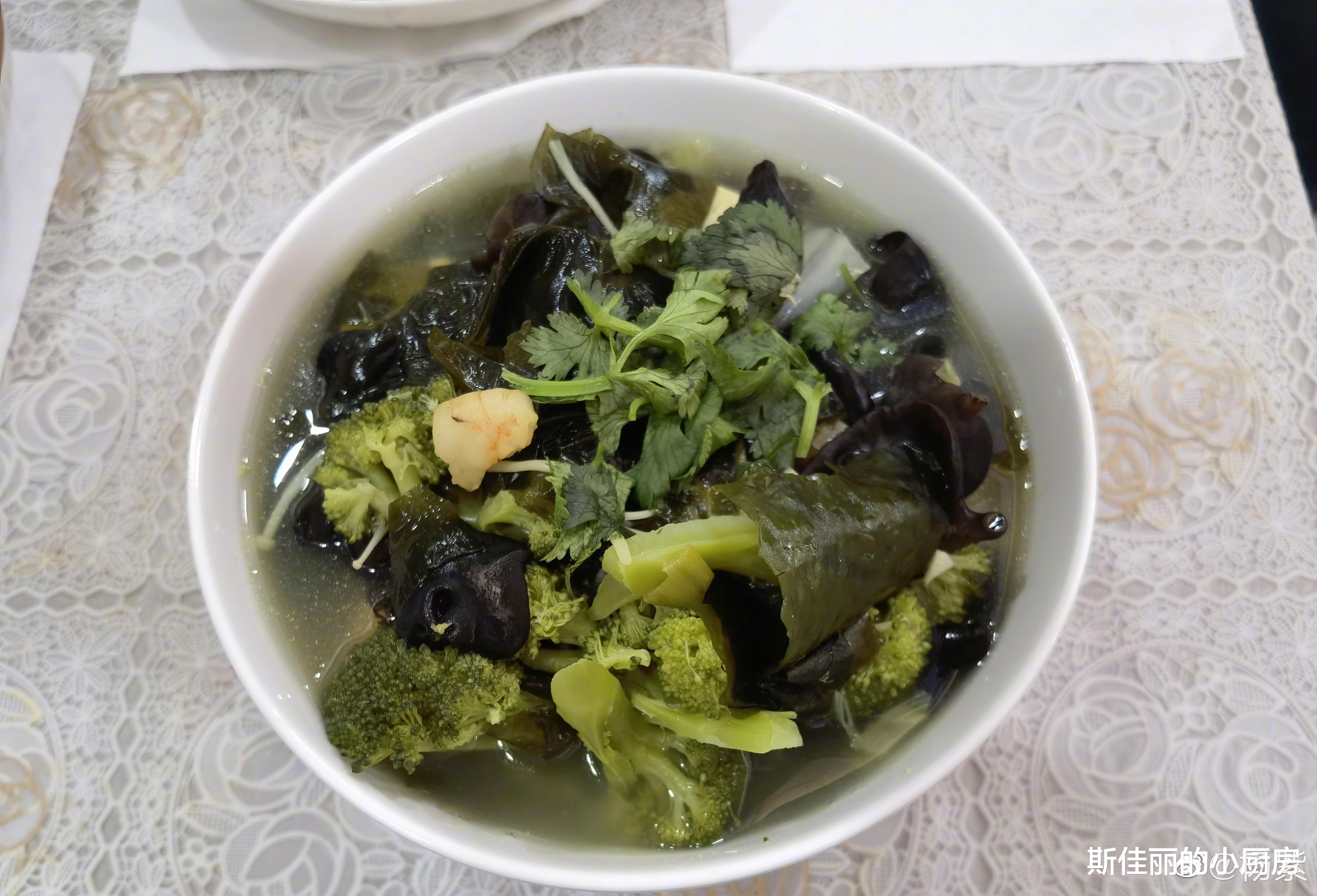 杨紫|杨紫晒减脂餐火了,八天不重样,引得204万网友点赞, 称:真自律