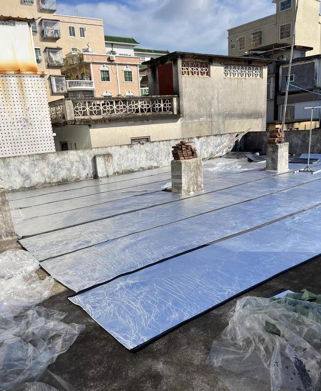 楼顶铺隔热棉防晒,用的不好就是智商税,这2种方法可好使多了!