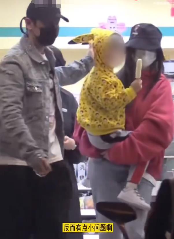 Angelababy|Baby低调撒糖，穿黄晓明北电校服现身片场，夫妻二人恩爱如初