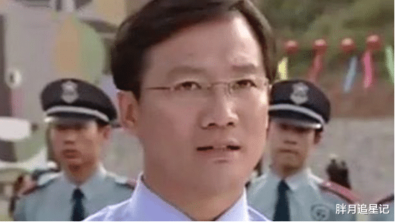 唐鉴军|演员唐鉴军：走红后拒绝抛弃不孕妻子，今一家四口其乐融融