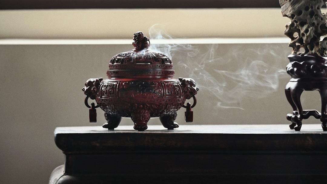 小叶紫檀|沉稳古雅，小叶紫檀，瑞兽兽面纹香炉