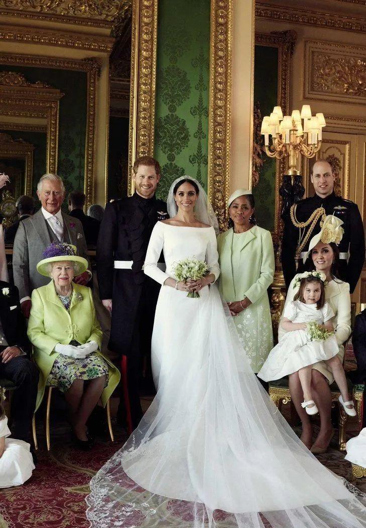 啃老|「啃老的巨婴」碰上「不专业的打工人」，两口子真 ? 绝配