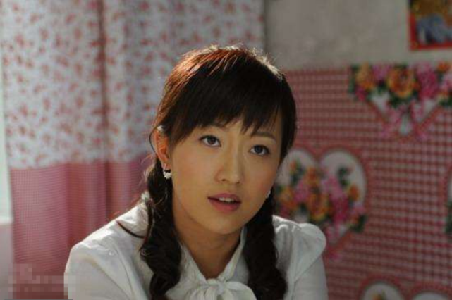 潘阳|“潘长江女儿”潘阳：父亲力捧也不红，嫁给10亿富商，成豪门阔太