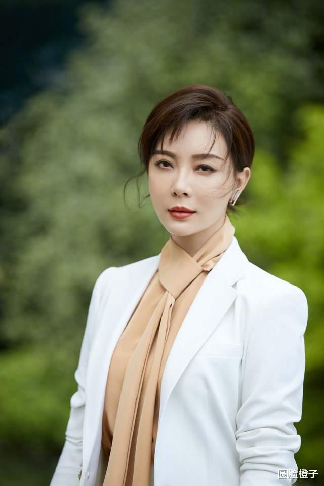 刘涛|年纪越大越漂亮的女星,我只服这6位,年轻时一般,快40岁才变美