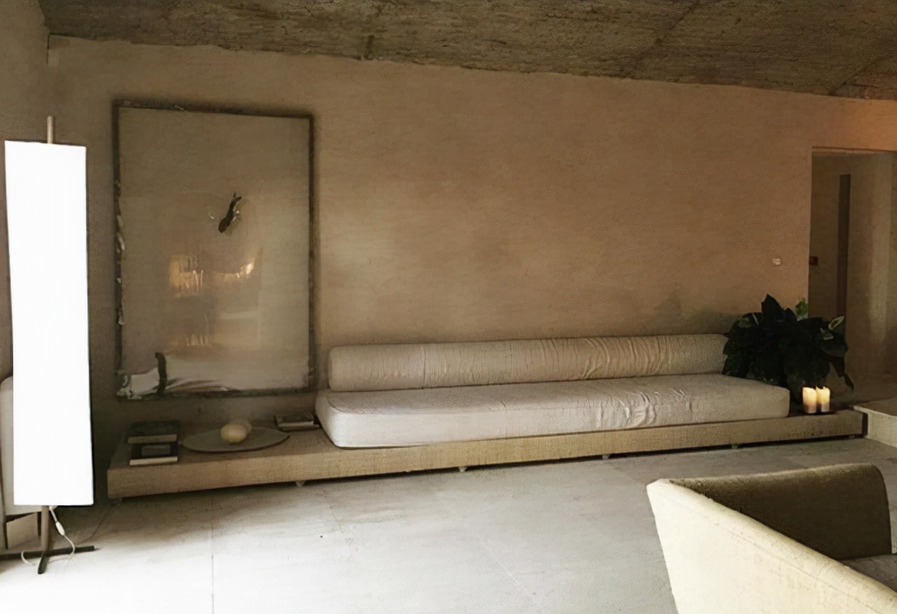 客厅不放沙发，砌个地台不落灰，内里掏空还能做收纳，太实用了