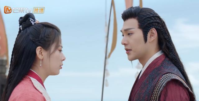 浓妆 男演员的浓妆让人出戏:有人脸比脖子白,有人画红唇演侠客