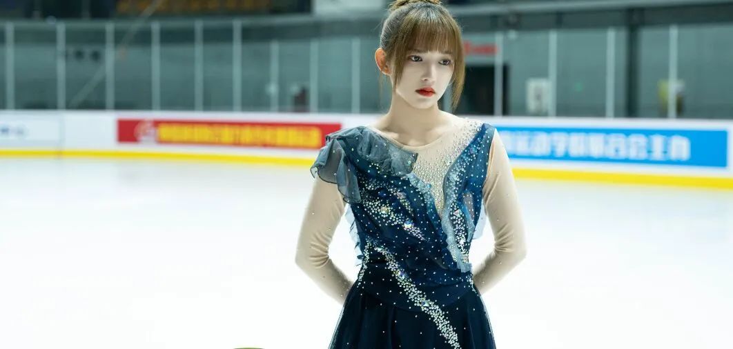 张嘉倪|张嘉倪：没有婚礼的豪门媳妇，叫婆婆为阿姨，她的狠吴佩慈学不会