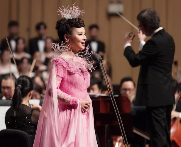 刘赛|盲人歌手刘赛：24岁获星光大道总冠军，军人丈夫愿意捐献眼睛