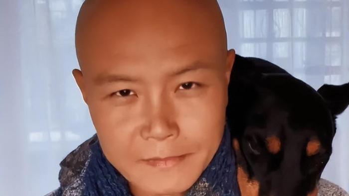 乐嘉|48岁陶红因病去世，9岁女儿一路跪拜祈福，与乐嘉婚姻只维系了3年之余