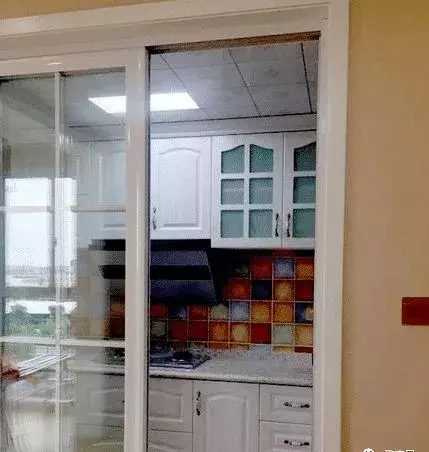 老婆出个“妙招”,将洗手池搬到过道,完工邻居争相模仿,晒晒