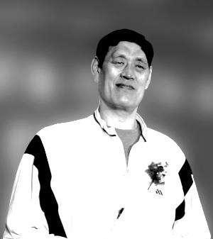 穆铁柱|2008年穆铁柱病逝，儿女都是正常身高，都没有继承父亲的事业