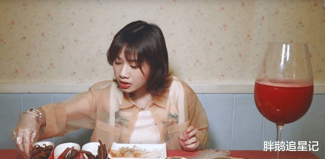 密子君|“吃界一姐”密子君，与渣男分手后，净身出户怒摆“全绿宴”