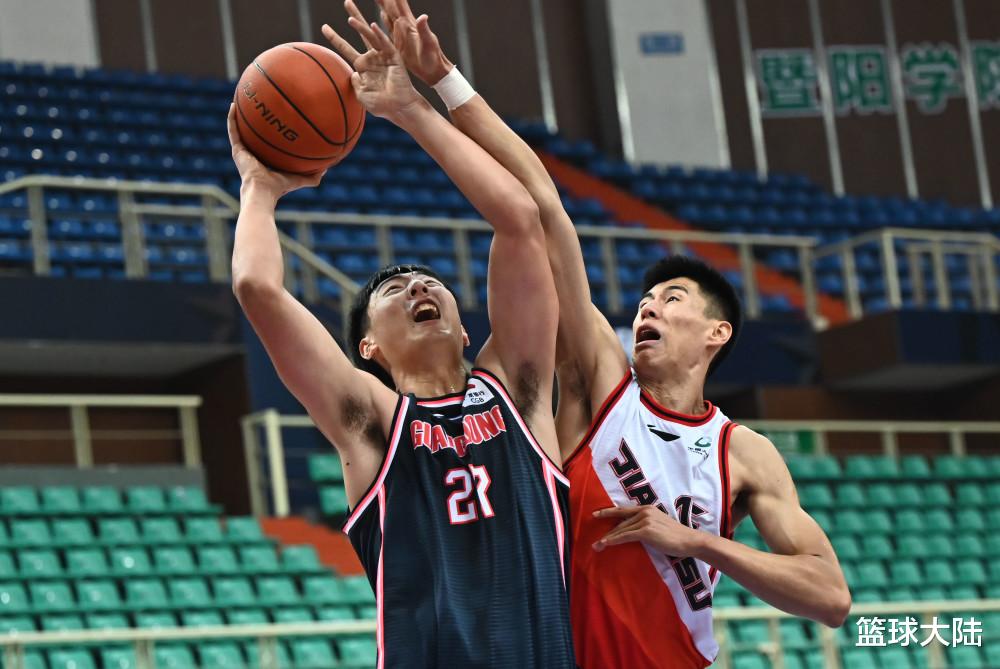 广东男篮|正式离队！广东宏远2米13内线新星被杜锋放弃，提前告别本赛季