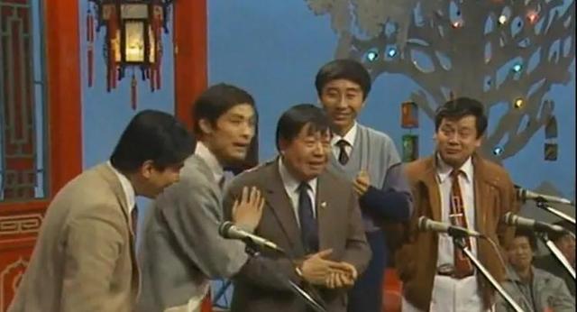 相声|相声名家、老艺术家侯耀华点评岳云鹏春晚作品,坦言他这不是相声!