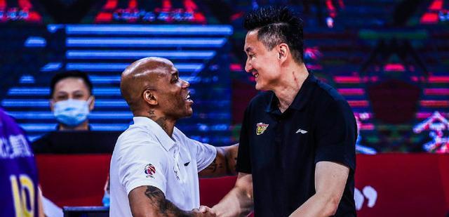 北控男篮|29分吊打北控队！篮板球57-25，广东羞辱北控5内线杜锋复仇马布里