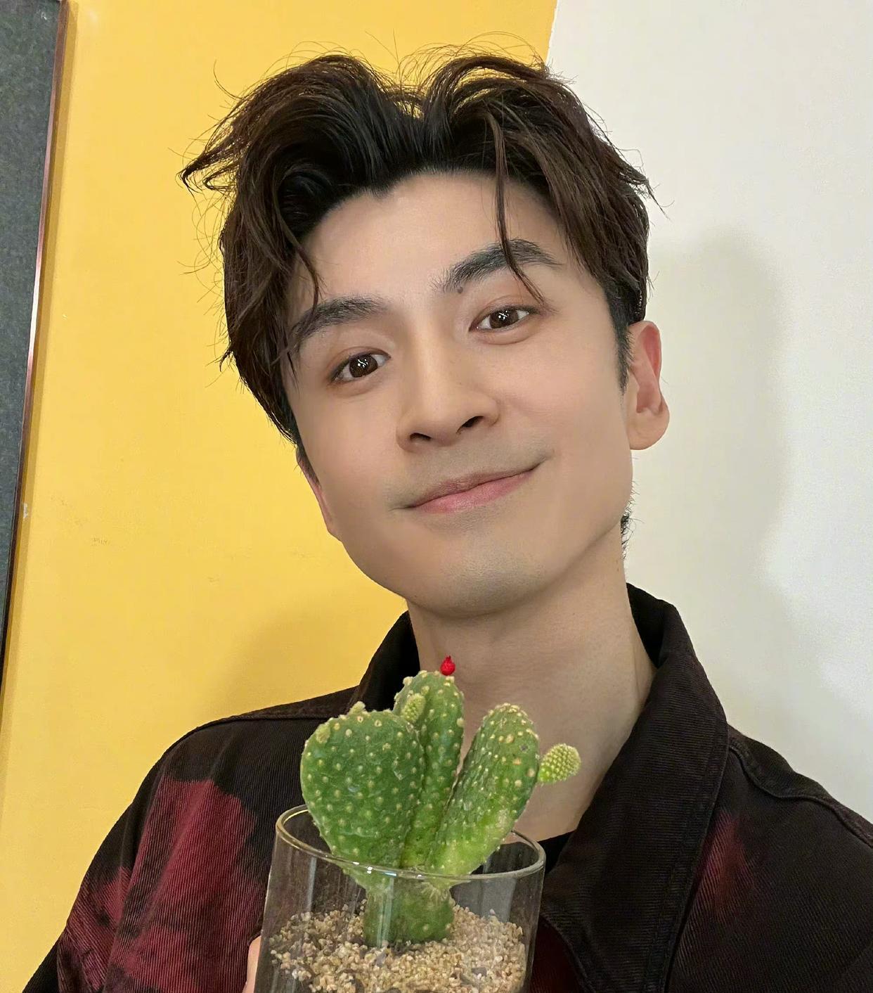 张云龙|张云龙机场“劝架”登顶热搜后,网友纷纷点赞,直呼:干得漂亮