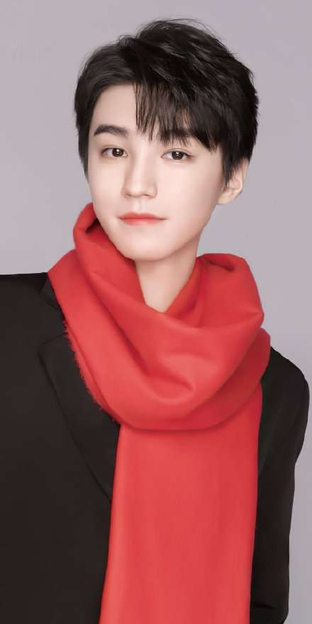 吴宣仪|易烊千玺彩排虎年春晚,穿四年前的外套,再现TFBOYS团魂