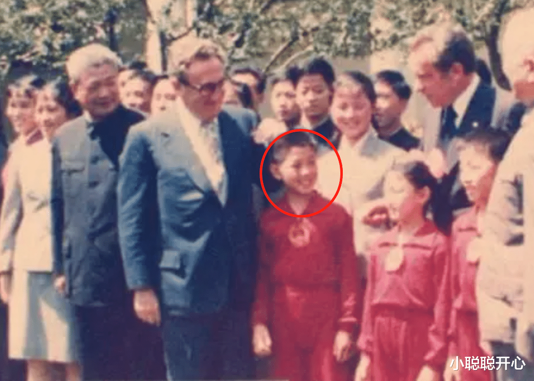 李连杰|李连杰成名后,他那乡下的4个兄弟姐妹怎么样了?