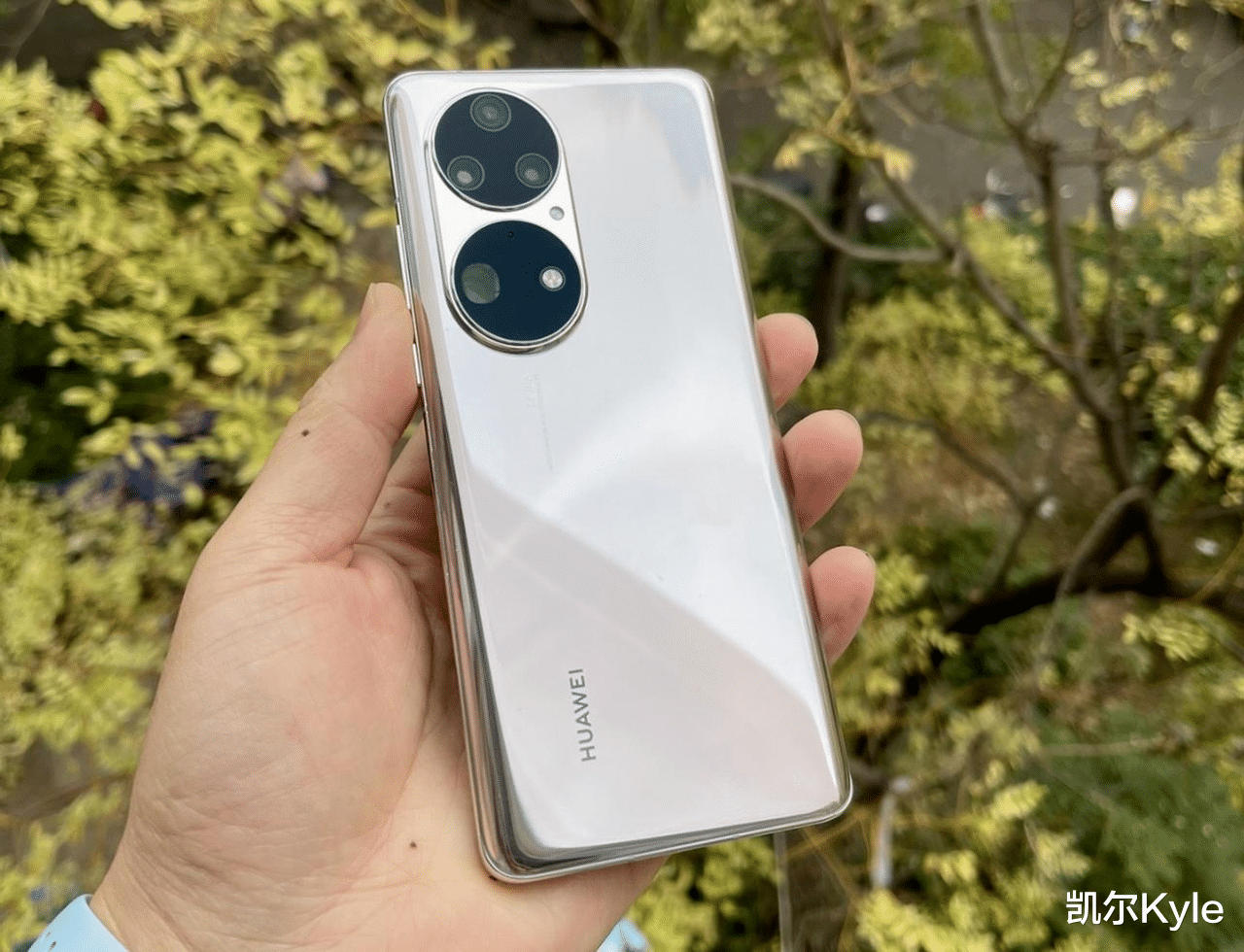 iphone12|哎，今年为什么没有新机是圆角边框的呢，真就iPhone 12加入直角边框后