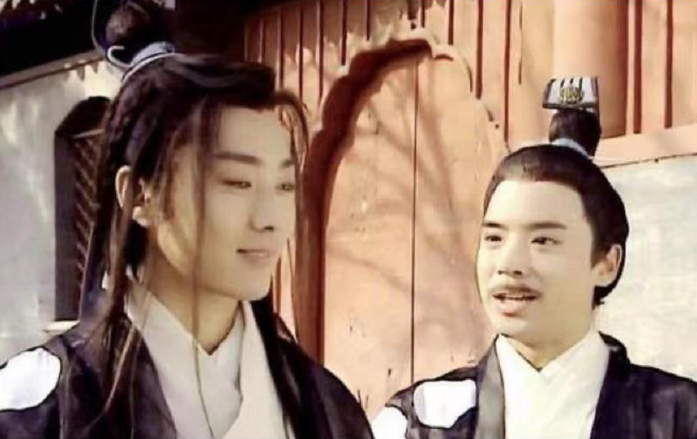 黑头 影视占据半壁江山:“龙须发型”最绝,如今仅8位男主能撑住