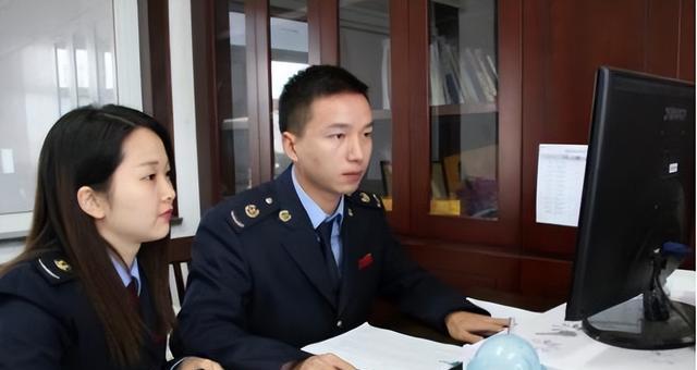 大学生|“考公上岸后，亲戚上演了教科书式翻脸”，大学生的经历很真实