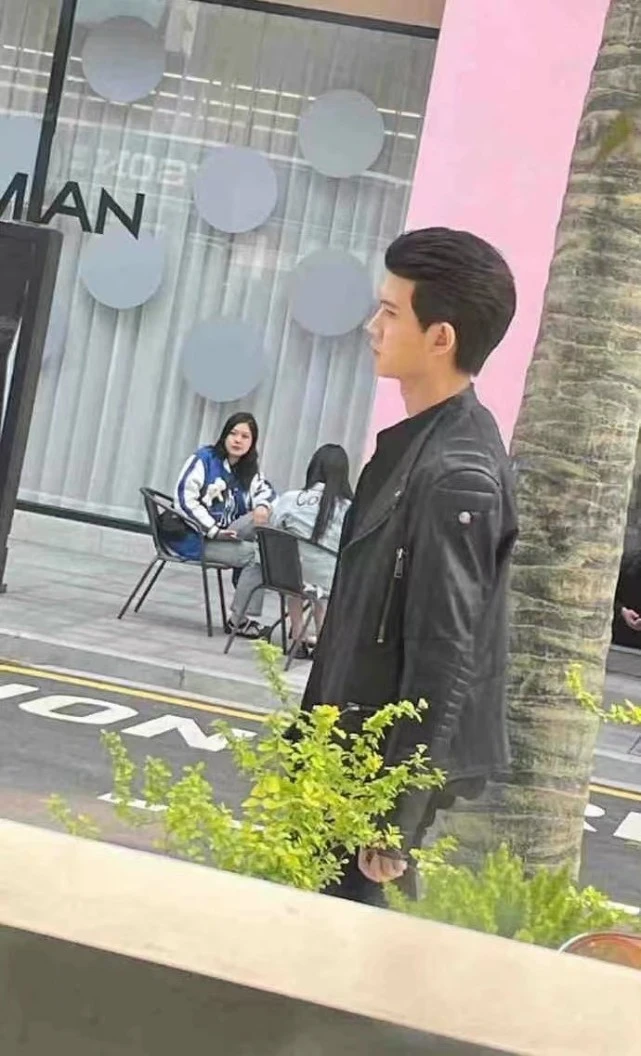 Angelababy|Baby新戏真是赚到了!新路透任嘉伦穿皮衣开千万豪车,帅气度爆表