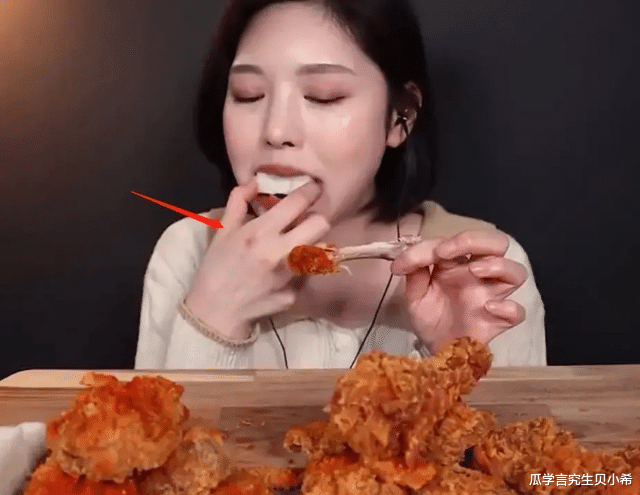 遇害、暴食、触电、整容暴毙,年轻网红在逐利的路上,死得花样百出