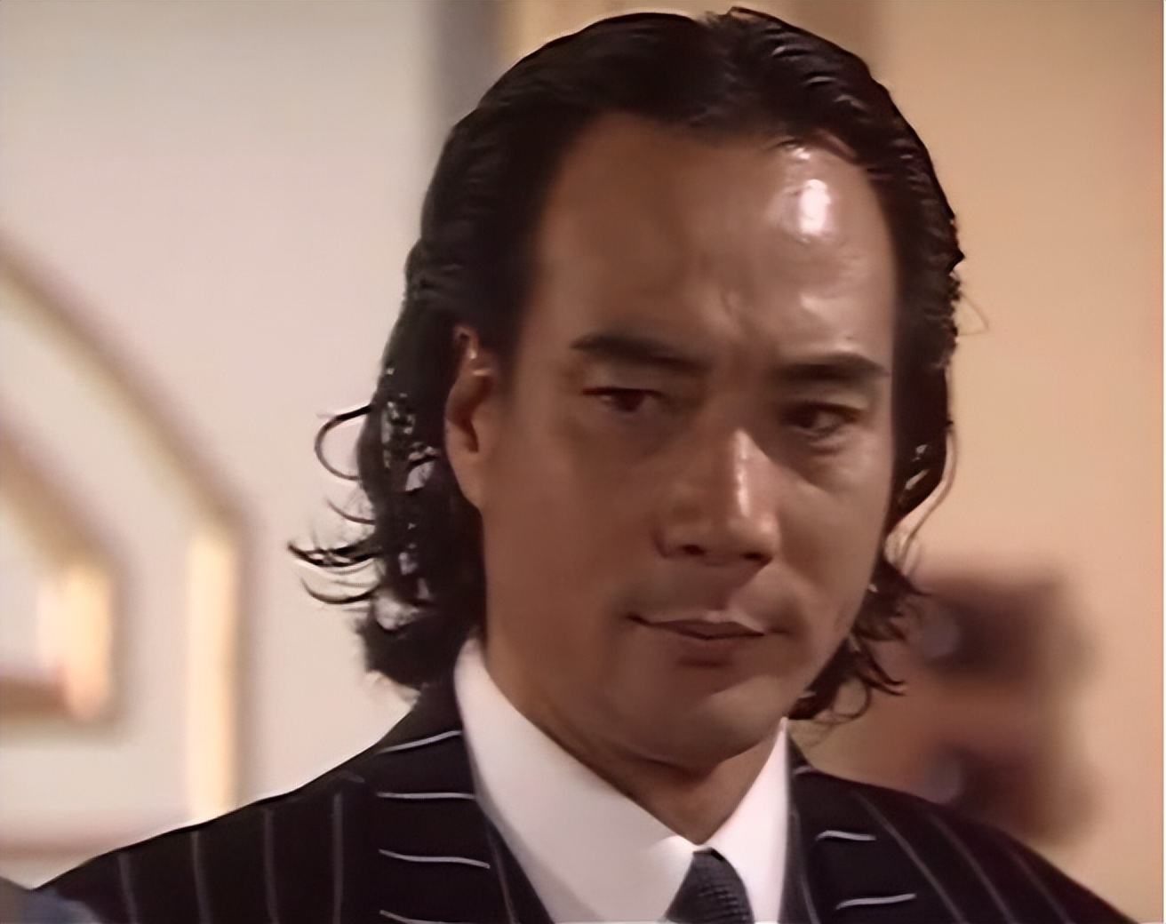 徐少强|徐少强：5个孩子3个妈，3婚娶小30岁娇妻，被称浪子的我很委屈