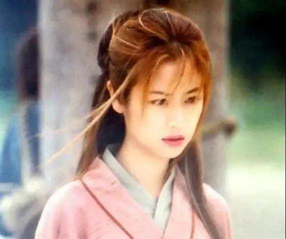 乌龙闯情关|《乌龙闯情关》21年：男主沦为十八线，发展最好的却是打酱油的她