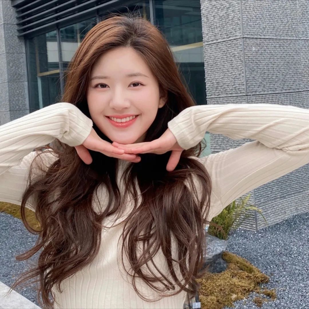 爱豆丨赵露思头像表情包