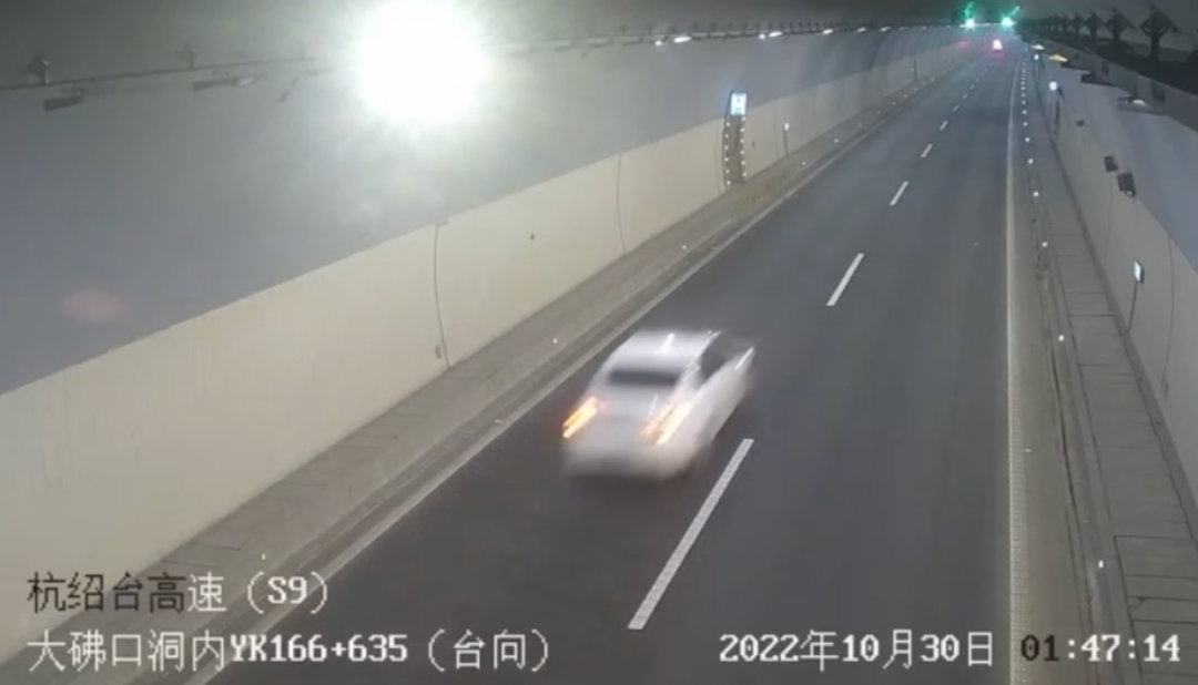 浙江台州:定速巡航失灵,男子车速126码狂奔2小时!元凶竟是一杯茶?