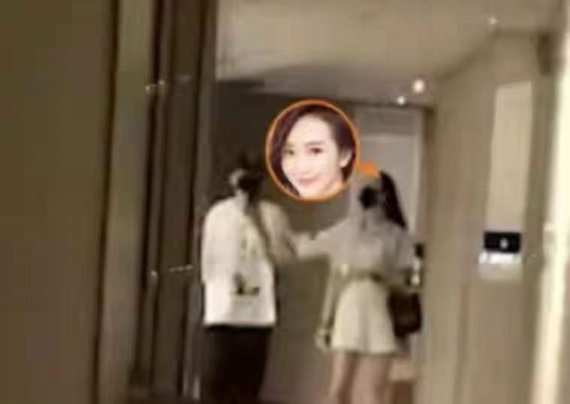 何九华|王鸥何九华疑似同居！男方返回女方家中被拍，发福明显抽烟不止