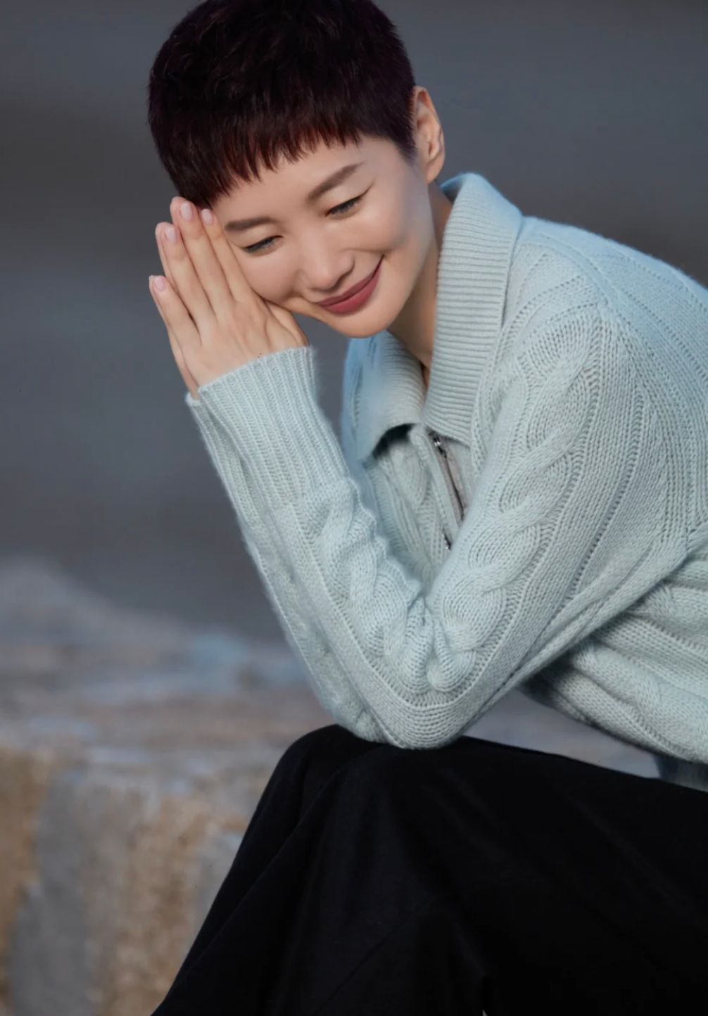 素菜 中年女人“显老”3大原因：衣太宽，发太卷，妆太浓，姐姐变阿姨