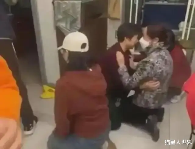 对掌掴男童事件,既然视频发不出来,就文字说几点浅薄的看法吧