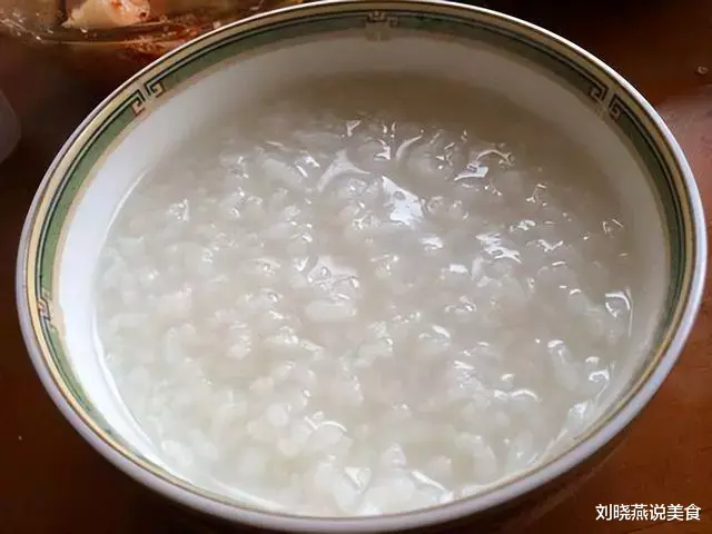2001年贵州:16岁孪生姐妹毒杀双亲,被抓后称:成绩差,想要自由