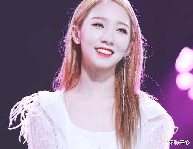 张柏芝|人前惊艳,人后失态,这7名女星抽烟遭狗仔曝光,一目了然