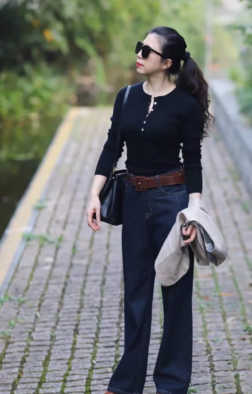 穿衣搭配|中年女性裤子穿搭很有技巧,搭配合适显身材又时尚,也更有女人味