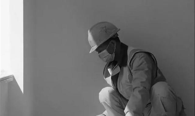 有点吃惊,给我装柜子的那个师傅,赚得比北京80%的人都多……