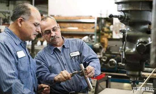 机箱|马斯克赞赏的说，中国人民非常勤奋，一个工人可以顶的上七个美国工人