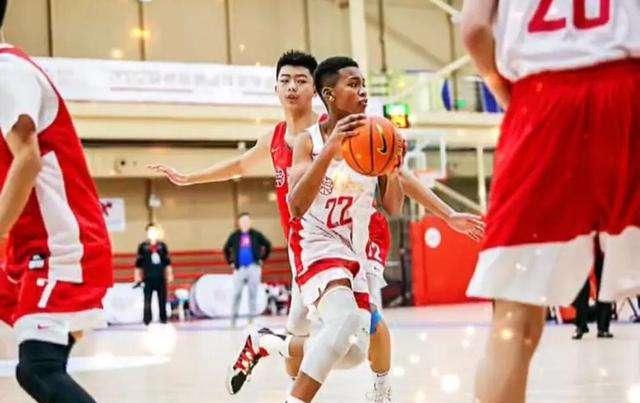 米尔斯|15岁就能单场砍下51分，有望冲击NBA，中国男篮混血后卫横空出世