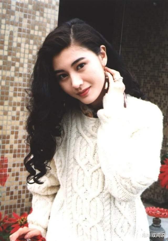李嘉欣|李嘉欣分享旧照悼念好友!珍贵私照曝光,少女感满满青春气息浓厚