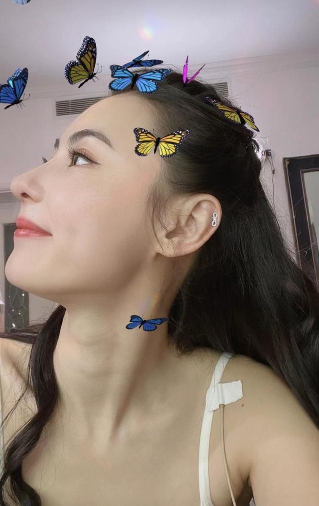 张柏芝|张柏芝被爱宠狗咬伤，露出痛苦的表情，网友表示不要走萧亚轩老路