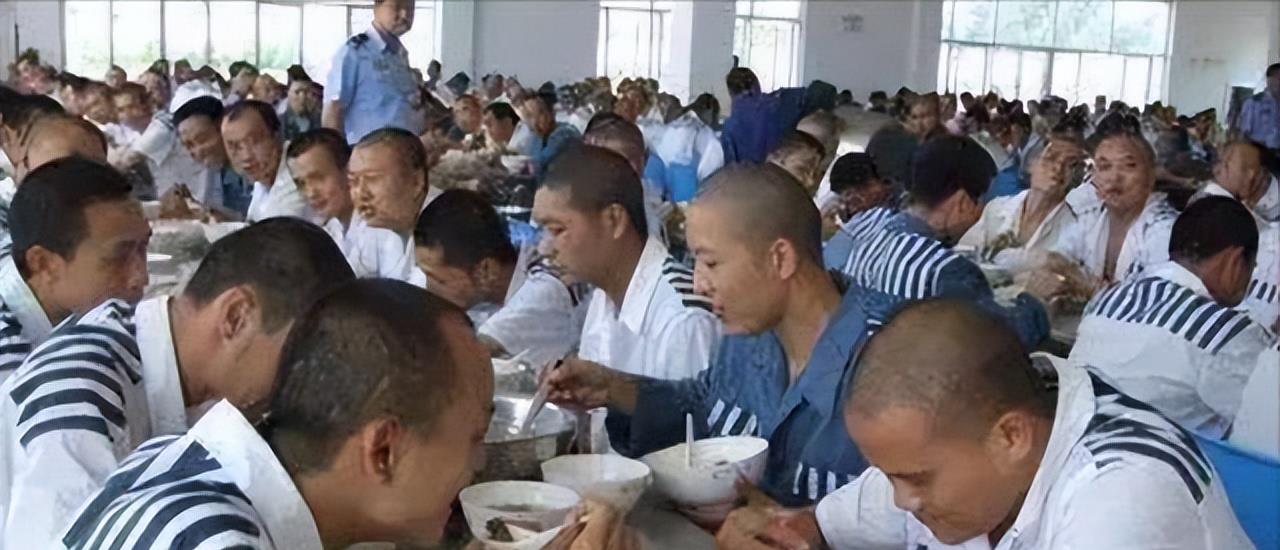 2008年,湖南老汉付达信故意抢劫,想去监狱养老,后来他怎么样?
